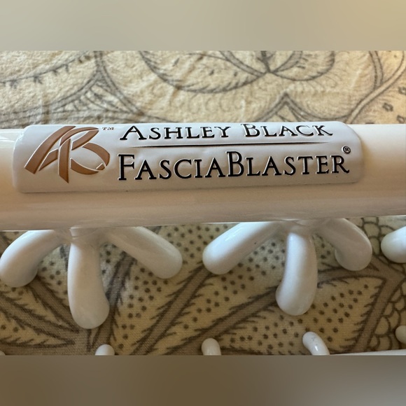 Ashley Black FasciaBlaster® + MasterBlaster™ Bundle – Excellent Condition - Picture 5 of 7